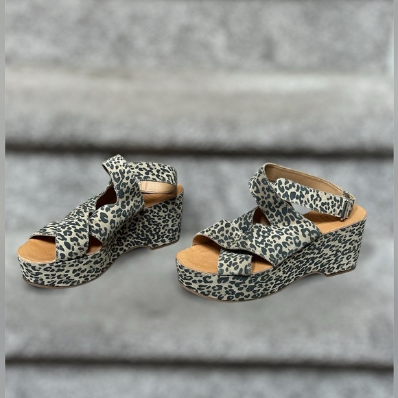 NEW Dolce Vita Leather Cheetah Lenni Open-Toe Wrap Wedge Sandals Women’s 10 - Picture 2 of 9